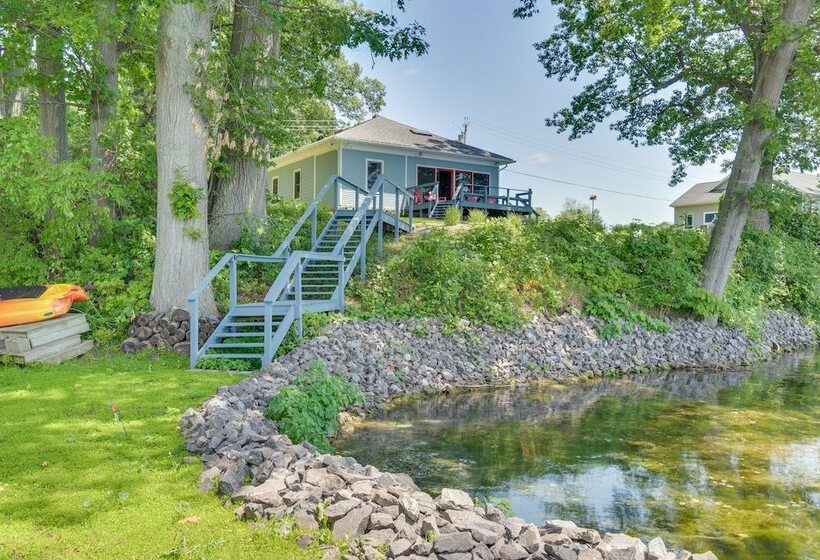 Waterfront Getaway On Sodus Bay: Prime Location!