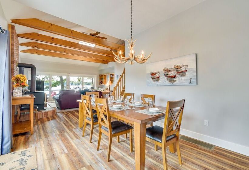 Waterfront Getaway On Sodus Bay: Prime Location!