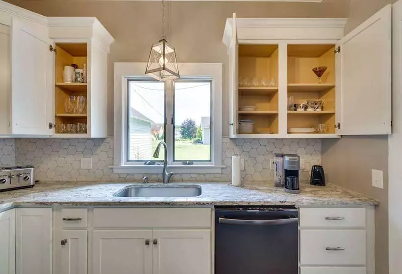 Waterfront Getaway On Sodus Bay: Prime Location!