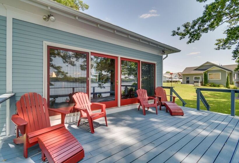 Waterfront Getaway On Sodus Bay: Prime Location!