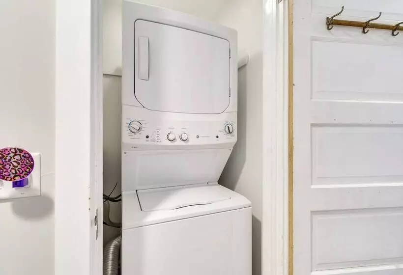 Waterfront Getaway On Sodus Bay: Prime Location!