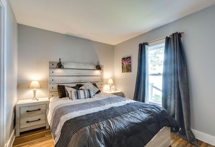 Waterfront Getaway On Sodus Bay: Prime Location!