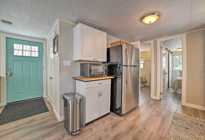 Charming Modern Cottage On Houghton Lake!