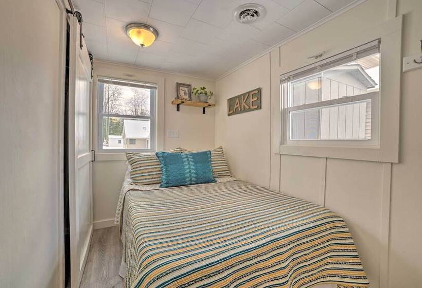 Charming Modern Cottage On Houghton Lake!