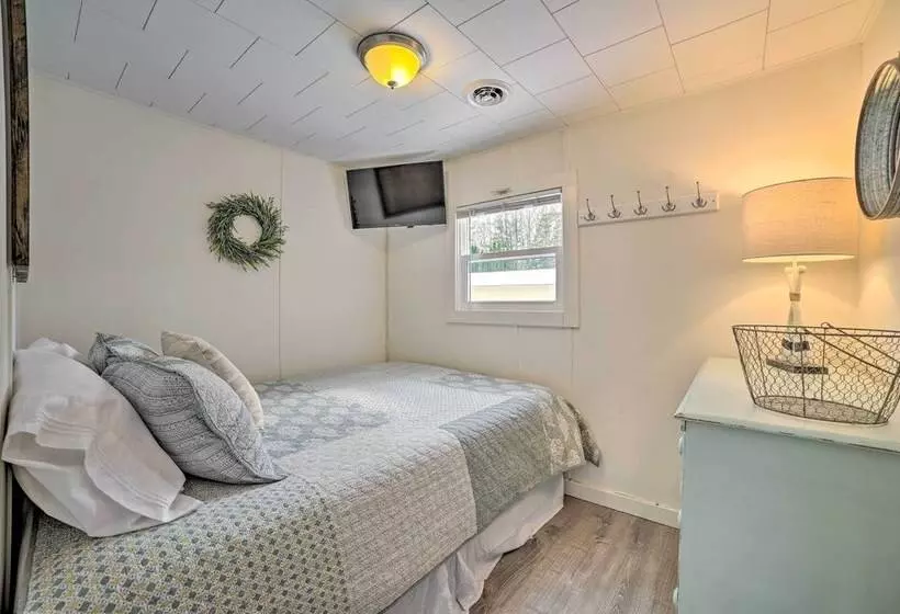 Charming Modern Cottage On Houghton Lake!