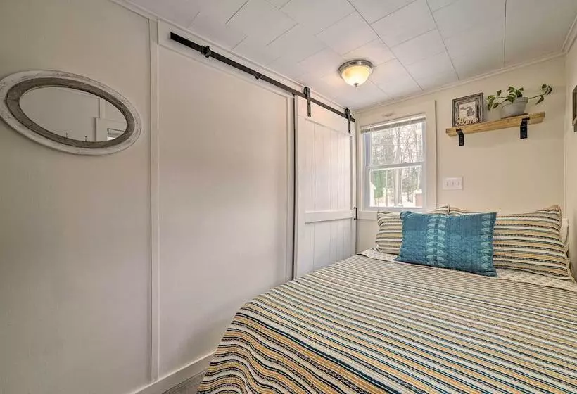 Charming Modern Cottage On Houghton Lake!