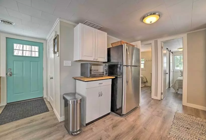 Charming Modern Cottage On Houghton Lake!