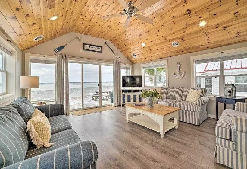 Charming Modern Cottage On Houghton Lake!
