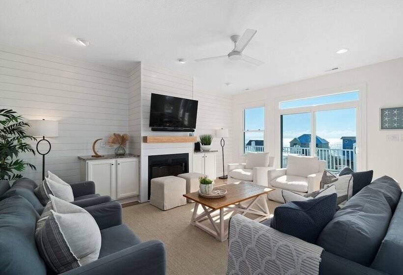 Coastal Vista Walk To Emerald Isle Beach!