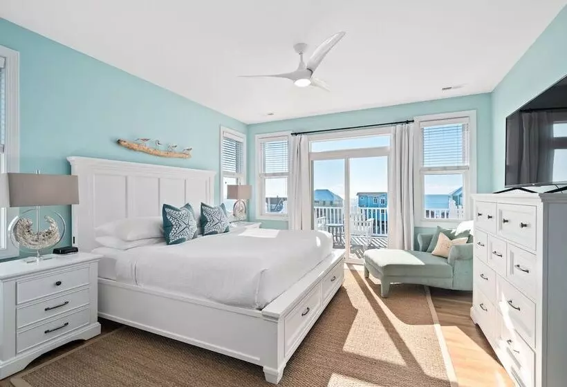 Coastal Vista    Walk To Emerald Isle Beach!