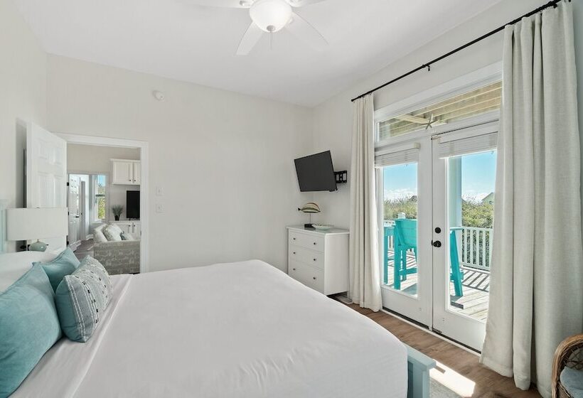 Coastal Vista Walk To Emerald Isle Beach!