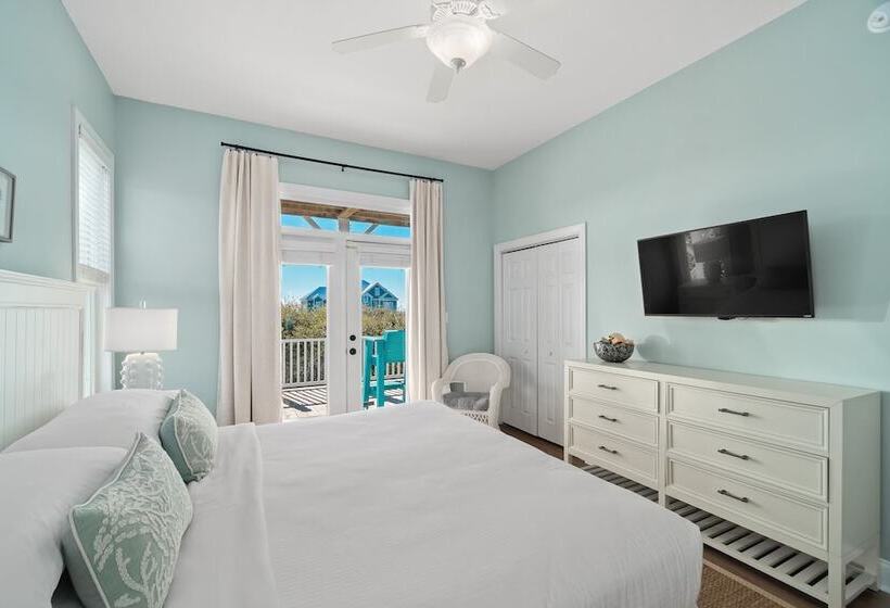 Coastal Vista Walk To Emerald Isle Beach!