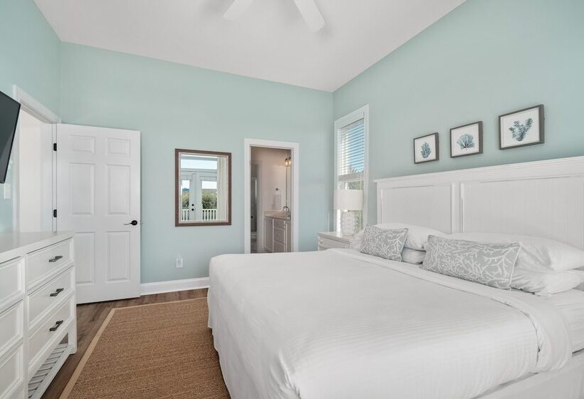 Coastal Vista Walk To Emerald Isle Beach!