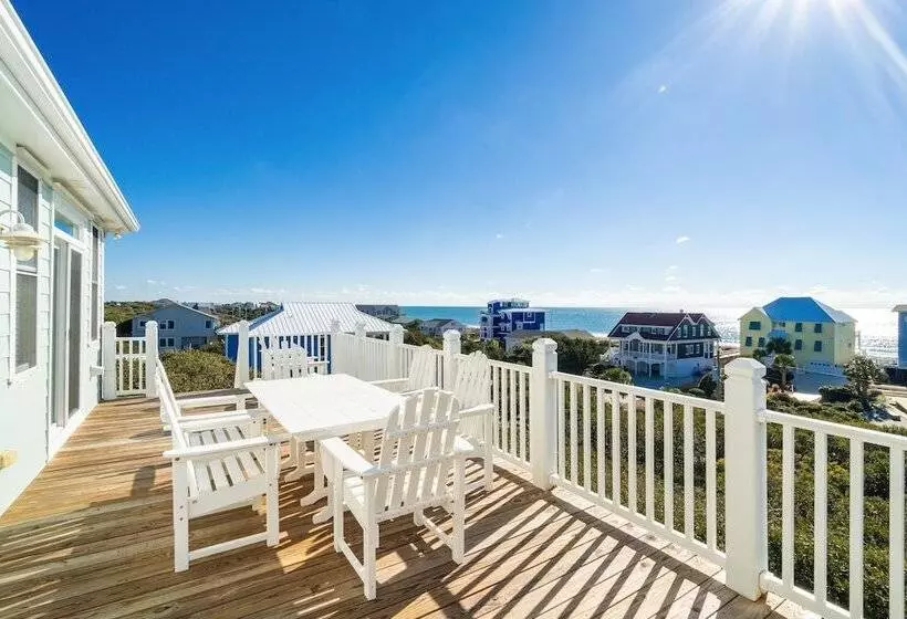 Coastal Vista    Walk To Emerald Isle Beach!