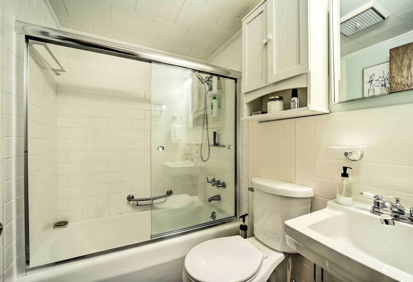 Cozy Franklin Cottage W/ Waterfront Views!