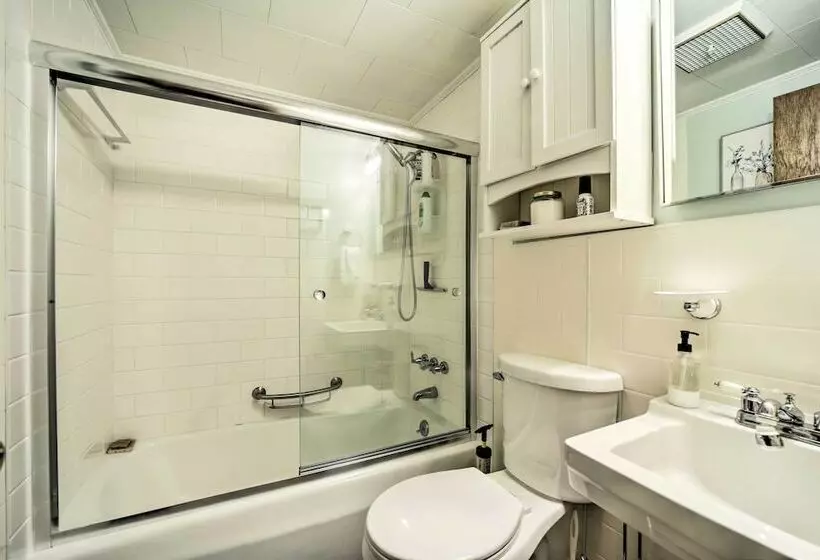 Cozy Franklin Cottage W/ Waterfront Views!