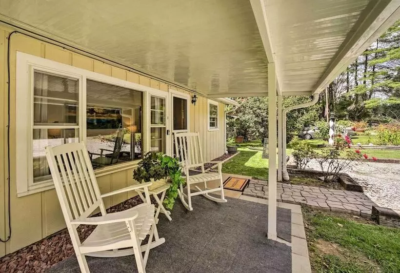 Cozy Franklin Cottage W/ Waterfront Views!