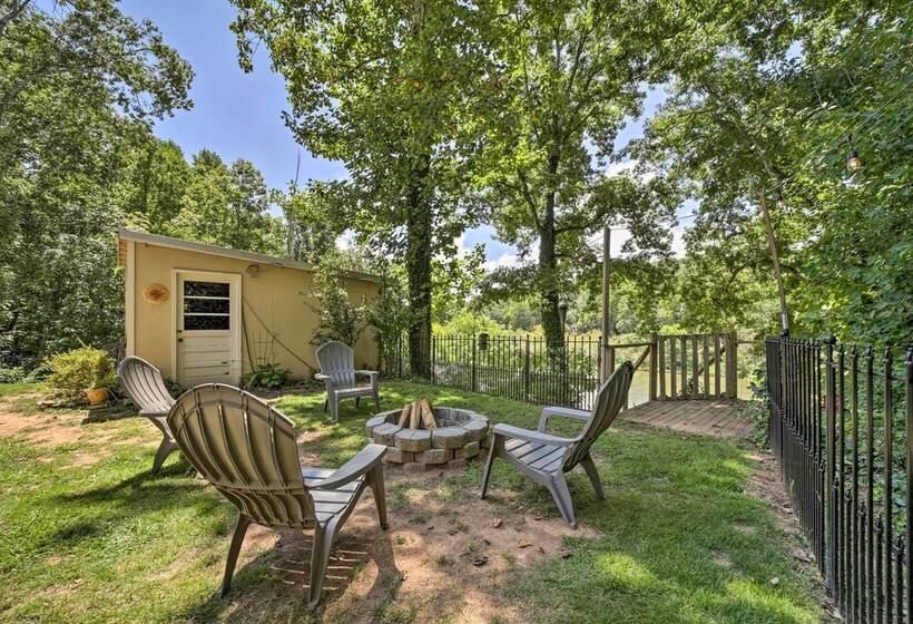 Cozy Franklin Cottage W/ Waterfront Views!