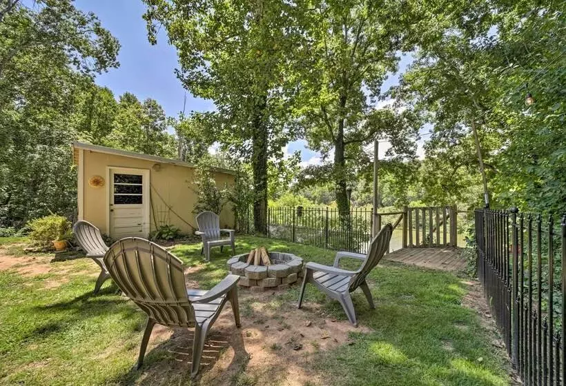 Cozy Franklin Cottage W/ Waterfront Views!