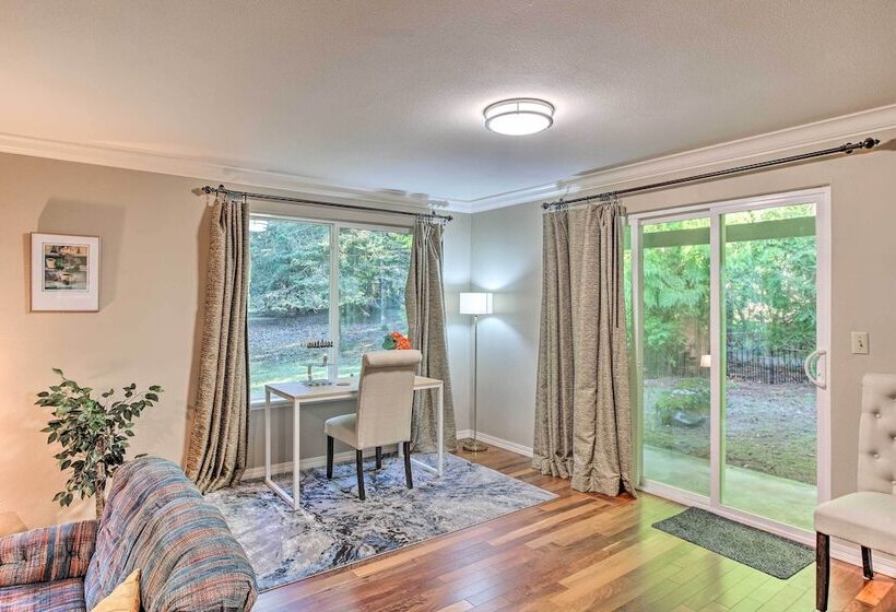 Cozy Washington Escape Near Hiking & Golfing!