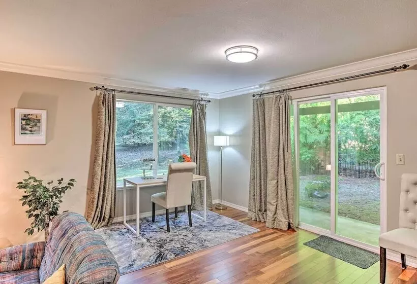 Cozy Washington Escape Near Hiking & Golfing!