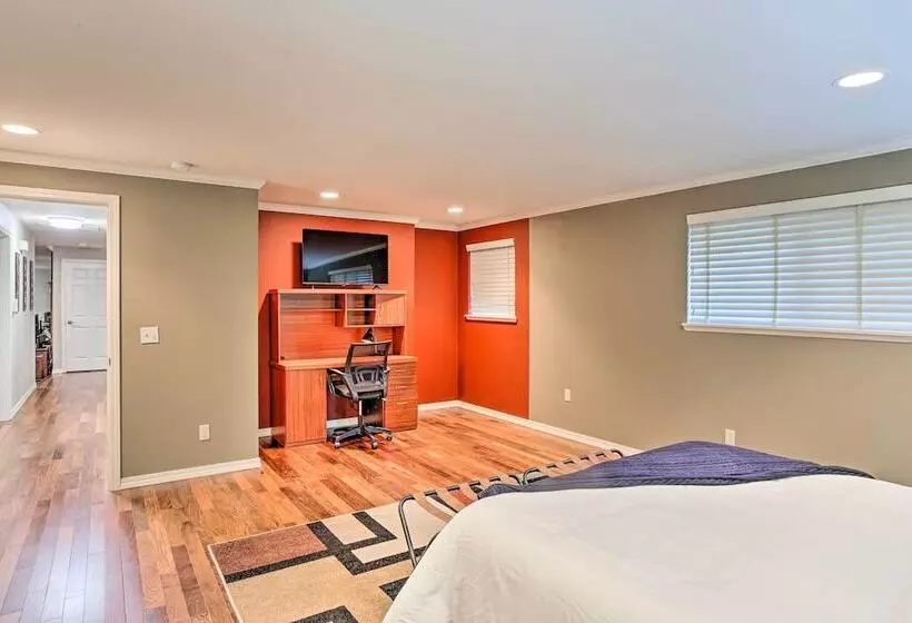 Cozy Washington Escape Near Hiking & Golfing!