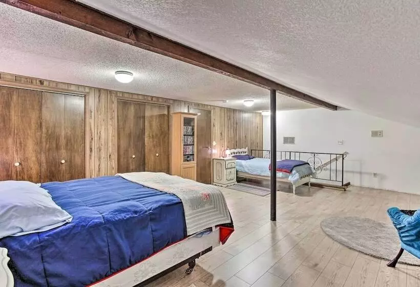 Cozy Washington Escape Near Hiking & Golfing!