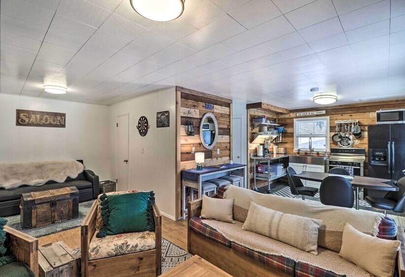 Downtown Bigfork Home W/ Fire Pit, Walk To Harbor!