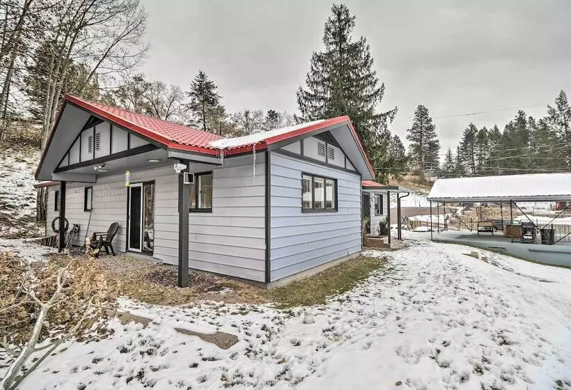 Downtown Bigfork Home W/ Fire Pit, Walk To Harbor!