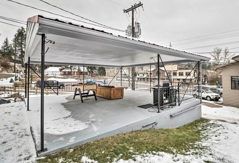 Downtown Bigfork Home W/ Fire Pit, Walk To Harbor!