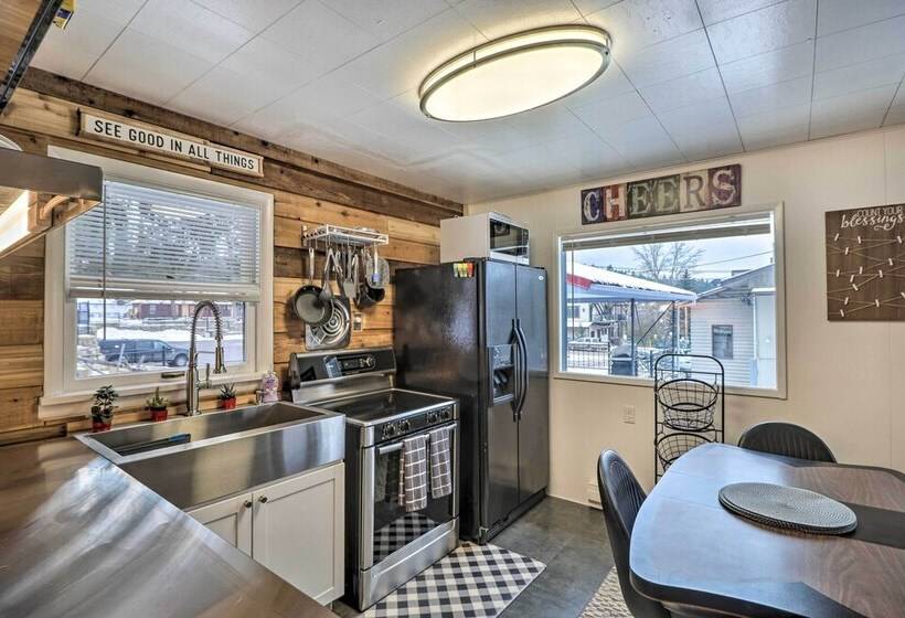 Downtown Bigfork Home W/ Fire Pit, Walk To Harbor!