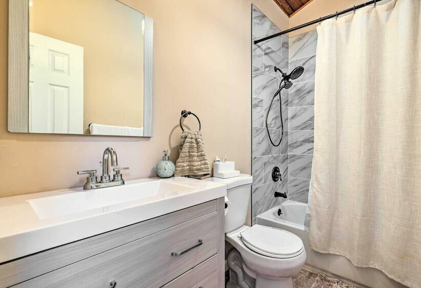 Chuck S Nest: East Stroudsburg Home With Fire Pit!