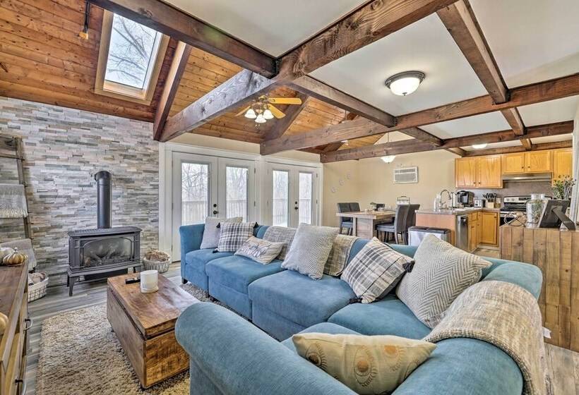 Chuck S Nest: East Stroudsburg Home With Fire Pit!