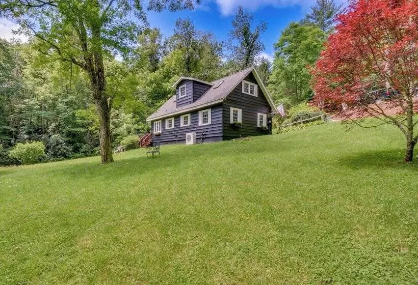 Enchanting Highlands Cottage W/ Pond & Waterfall