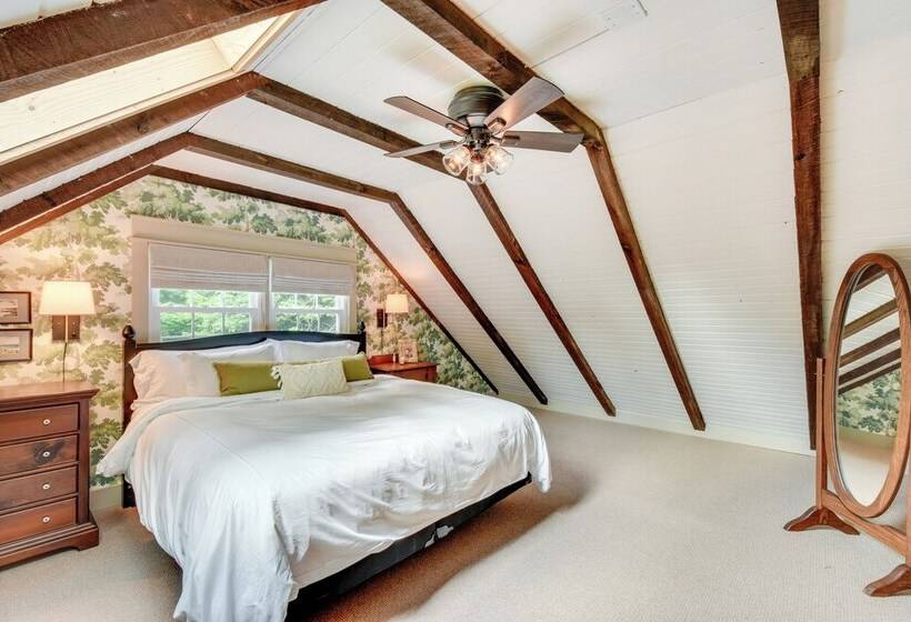 Enchanting Highlands Cottage W/ Pond & Waterfall