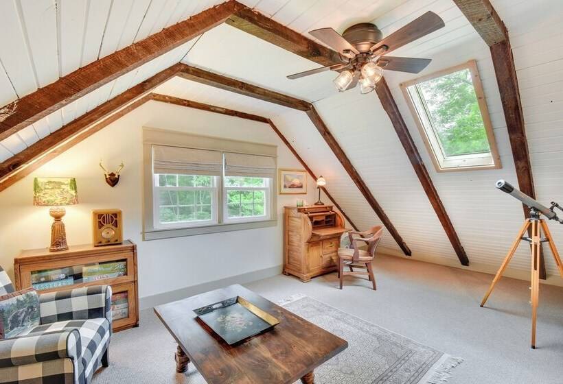 Enchanting Highlands Cottage W/ Pond & Waterfall