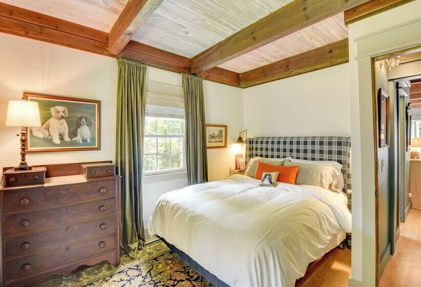 Enchanting Highlands Cottage W/ Pond & Waterfall