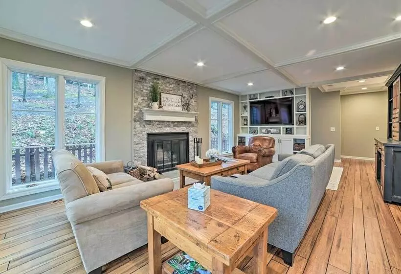 Harbor Springs Retreat ~ 5 Mi To Downtown & Beach!