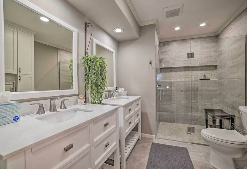 Harbor Springs Retreat ~ 5 Mi To Downtown & Beach!