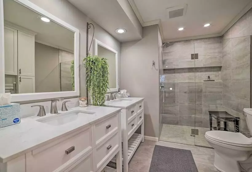 Harbor Springs Retreat ~ 5 Mi To Downtown & Beach!