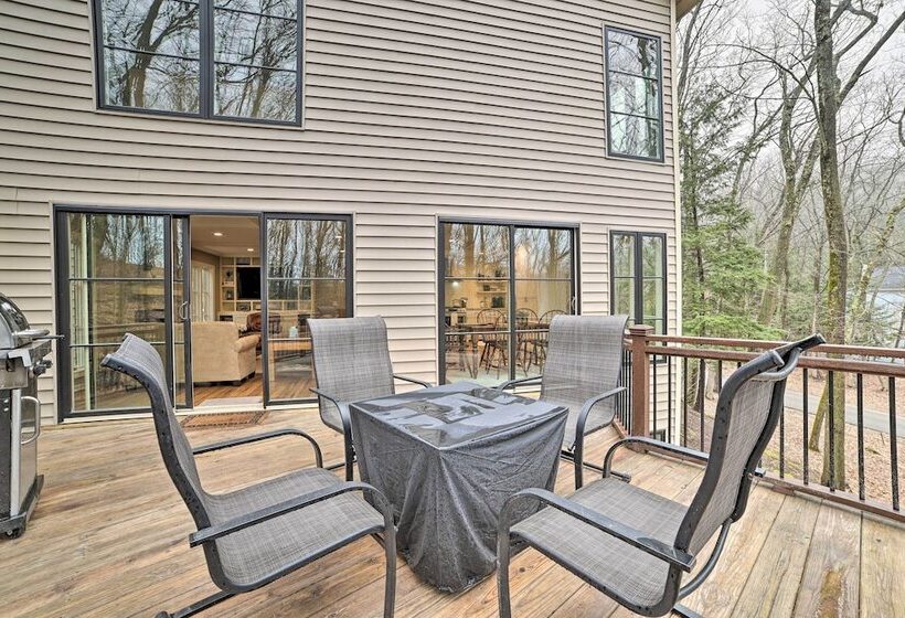 Harbor Springs Retreat ~ 5 Mi To Downtown & Beach!