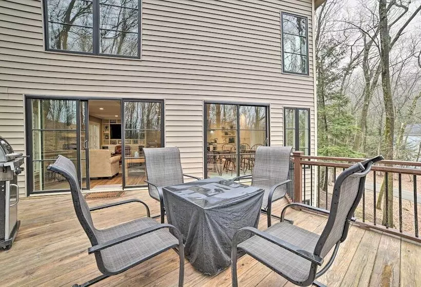 Harbor Springs Retreat ~ 5 Mi To Downtown & Beach!