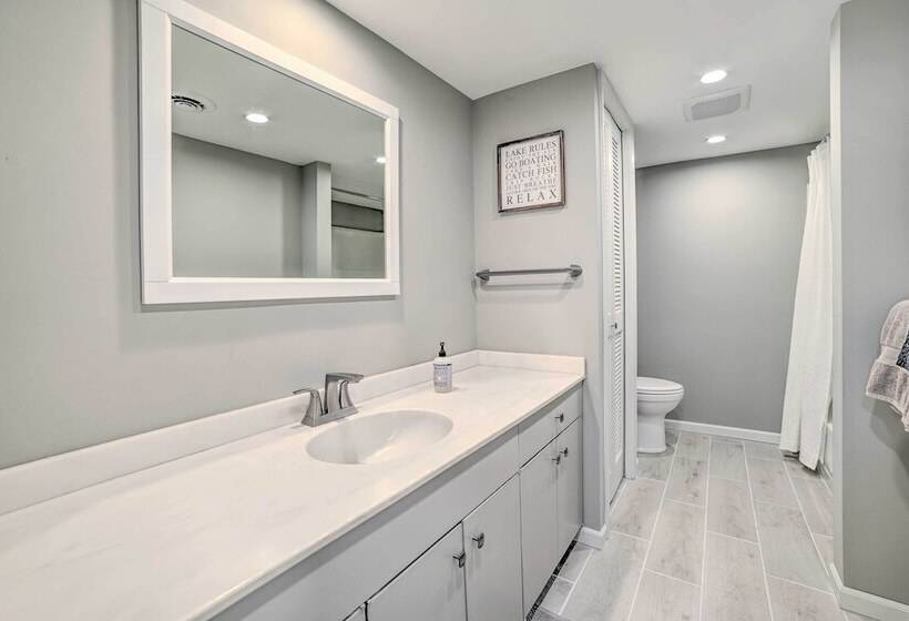 Harbor Springs Retreat ~ 5 Mi To Downtown & Beach!