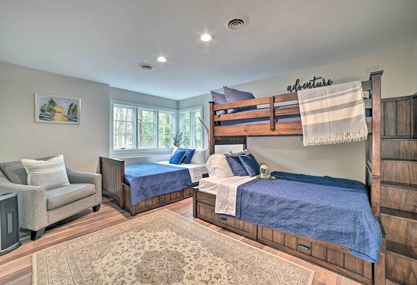 Harbor Springs Retreat ~ 5 Mi To Downtown & Beach!