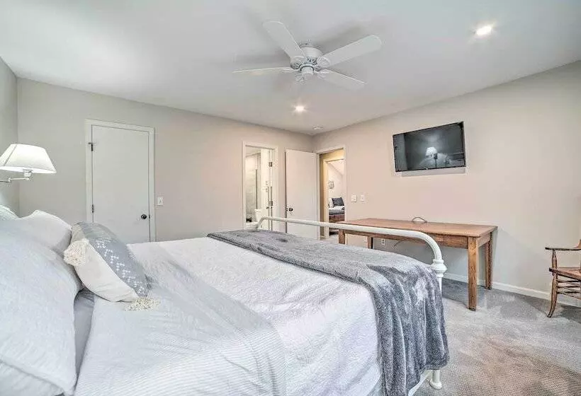 Harbor Springs Retreat ~ 5 Mi To Downtown & Beach!