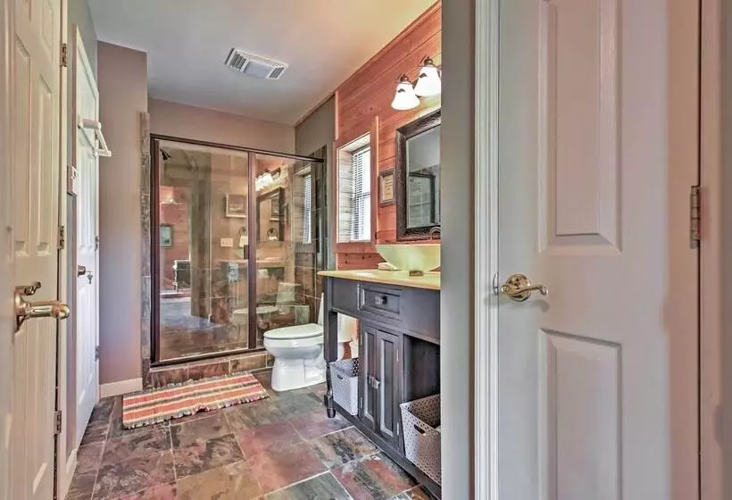 Hillside Cabin On 43 Acres W/ Private Lake & View!