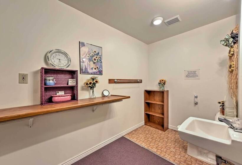 Huge Preston Cabin W/ Game Room & Mountain Views!