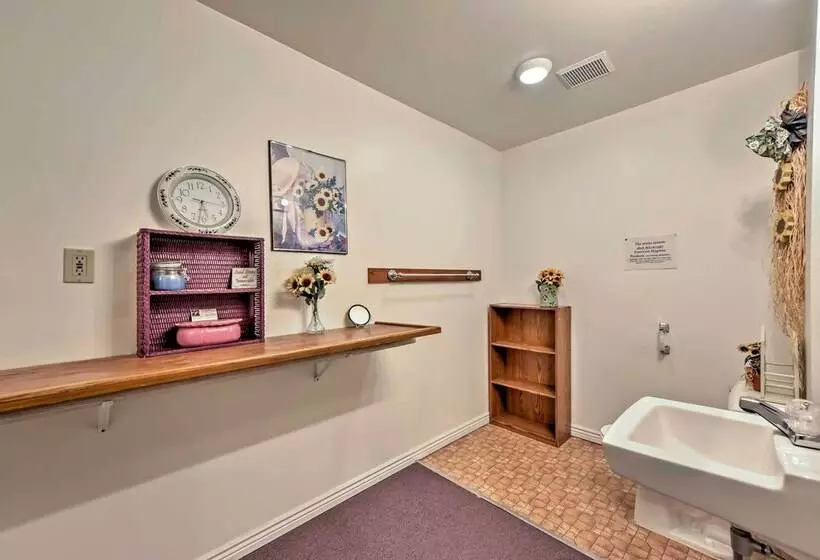 Huge Preston Cabin W/ Game Room & Mountain Views!