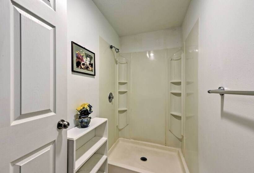 Huge Preston Cabin W/ Game Room & Mountain Views!