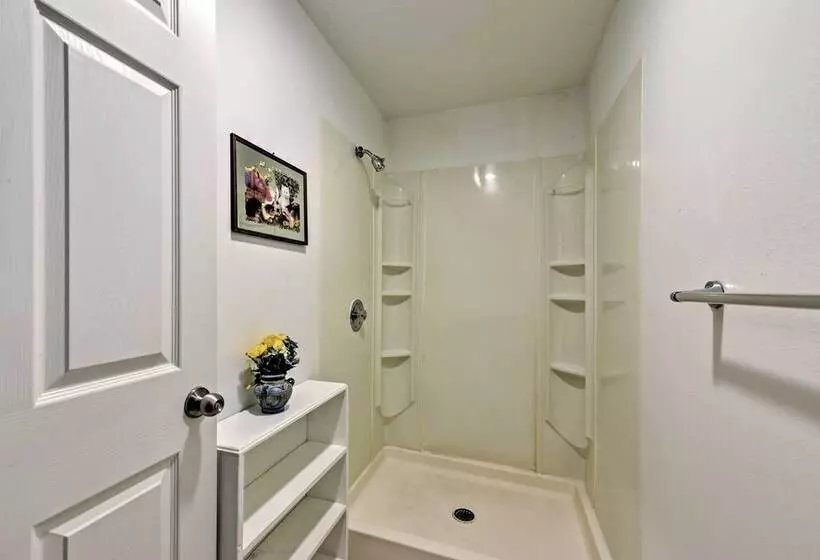 Huge Preston Cabin W/ Game Room & Mountain Views!